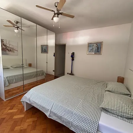 Center With Private Sauna Split