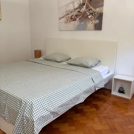 Center With Private Sauna Split
