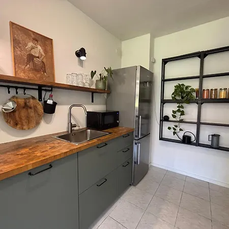 Center With Private Sauna Split